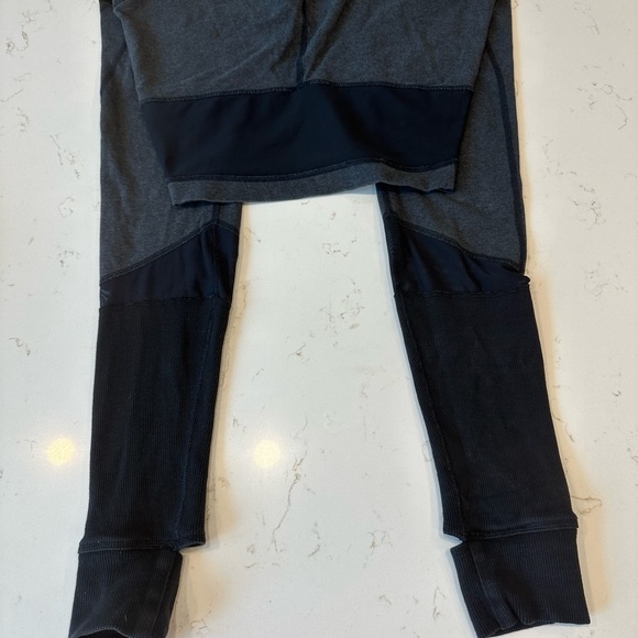 Lululemon stirrup Leggings - Picture 6 of 9